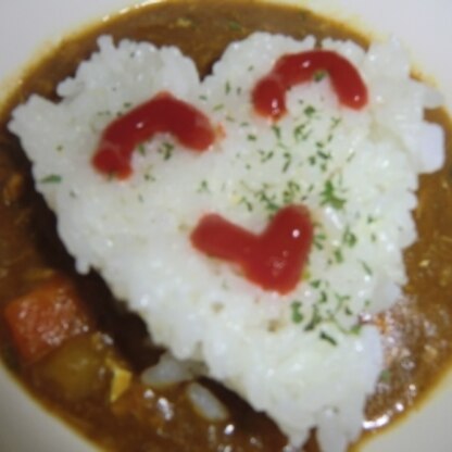 ♥カレーの時は必ず作っちゃう！！
ニッコリハートカレー（*^^*)v
ホヌさんご馳走さまです♪